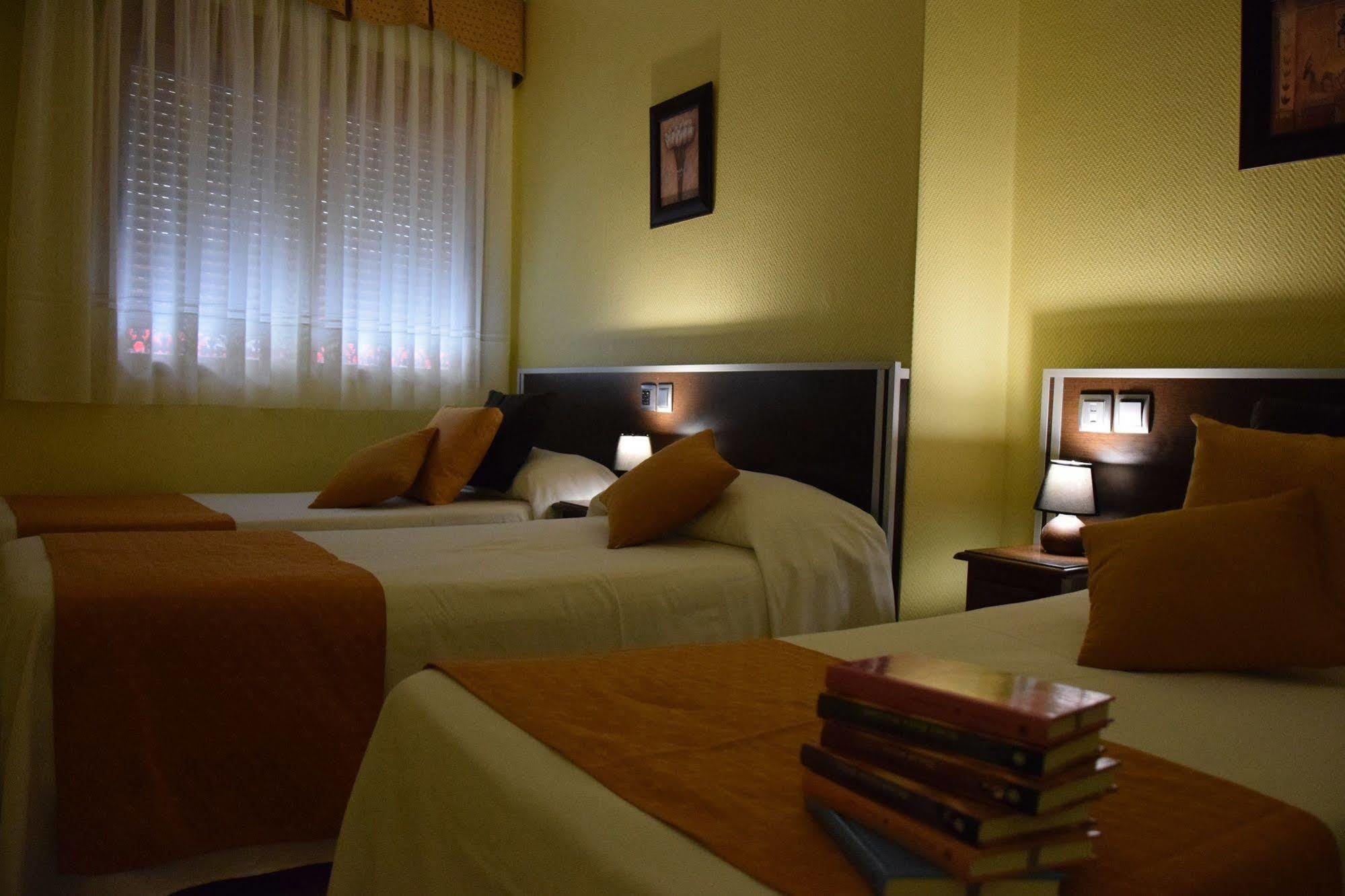 Hotel Complutense Alcala de Henares Ngoại thất bức ảnh